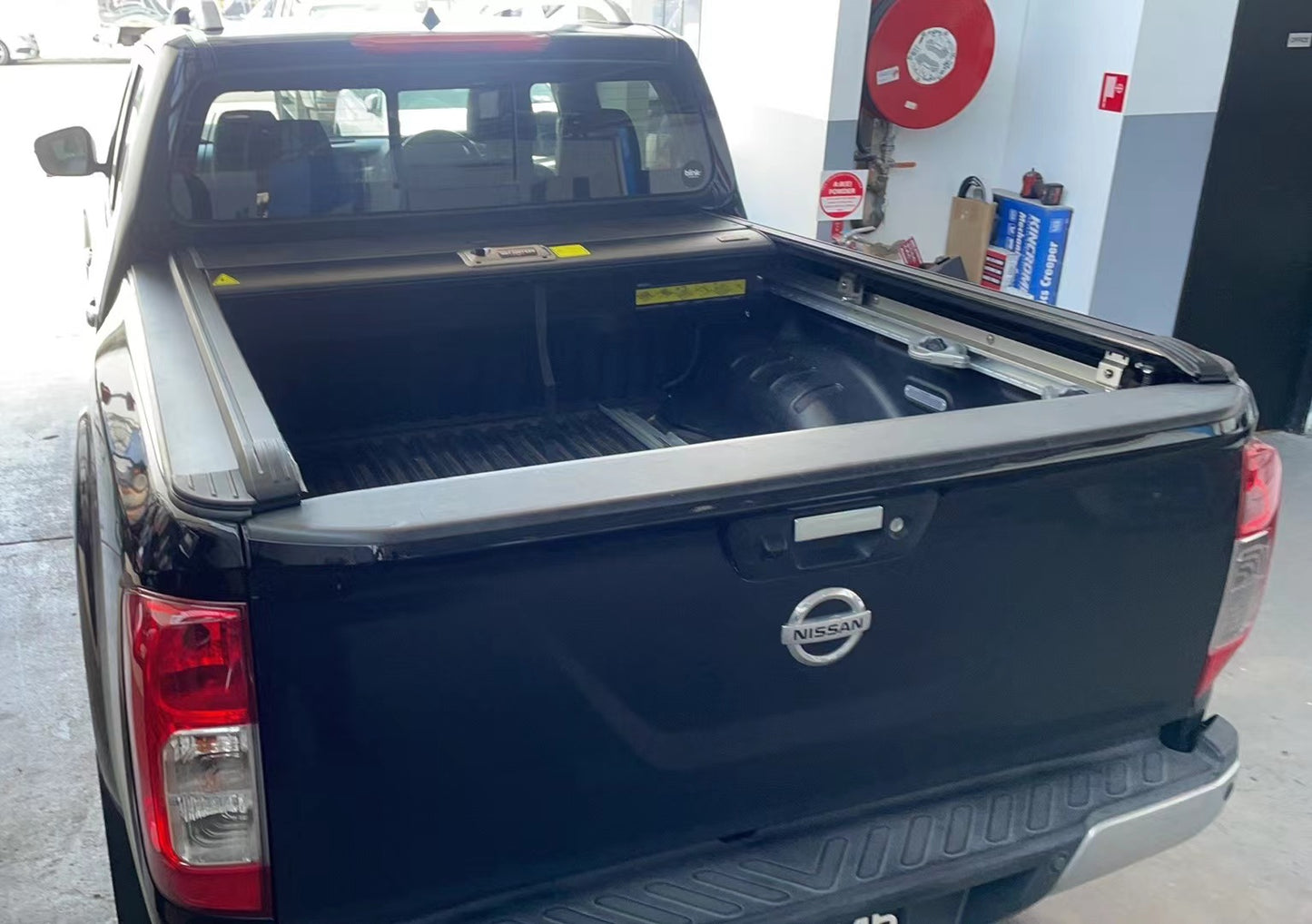 Manual Roller Shutter for Nissan Navara (2016-2024)