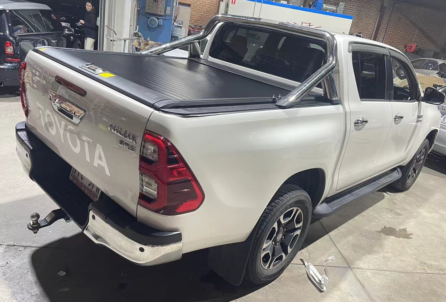 Manual Roller Shutter for Toyota Hilux(2015-2025)