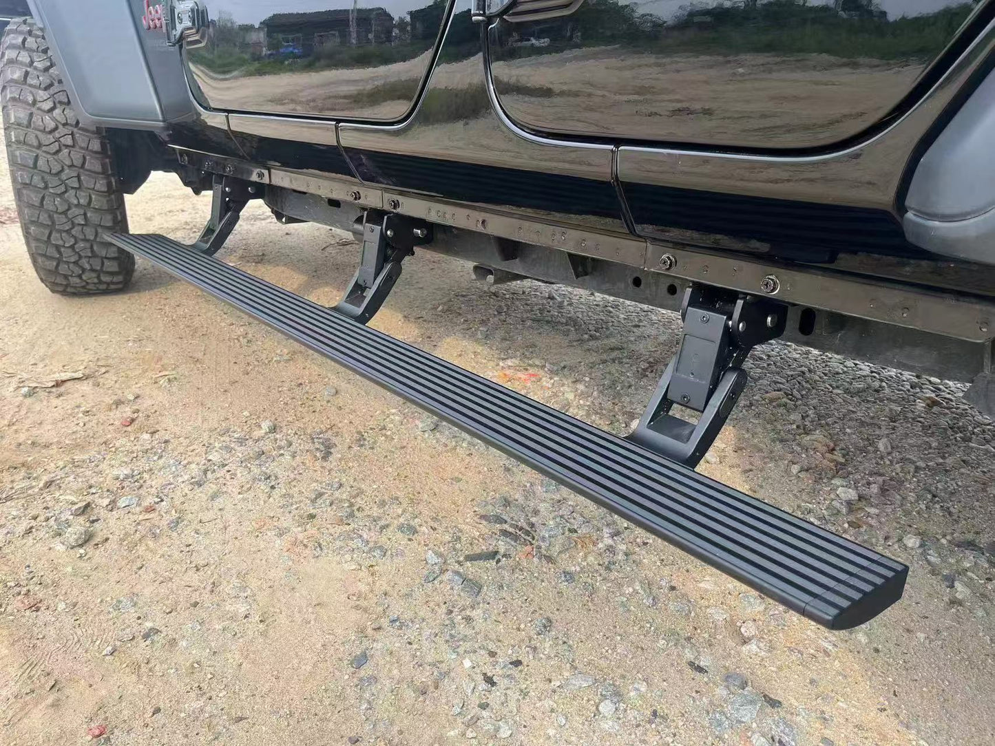 Jeep JL Wrangler Electric Side Step (4 doors)