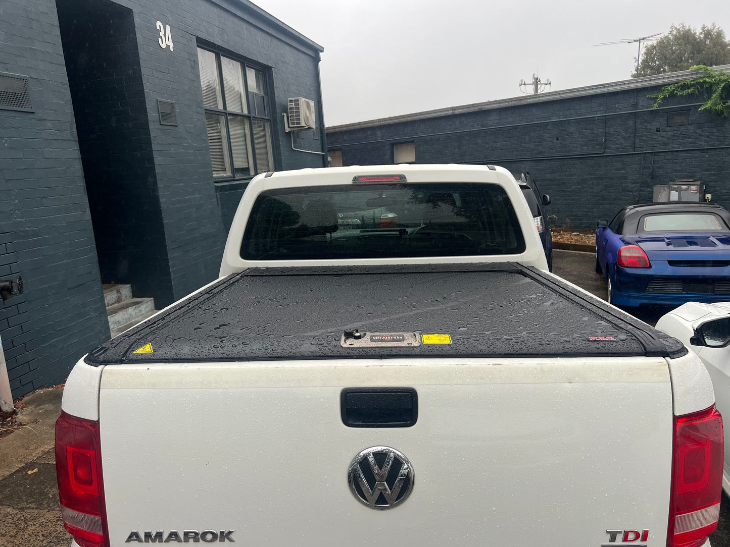 Manual Roller Shutter for Volkswagen Amarok (2023-2025)