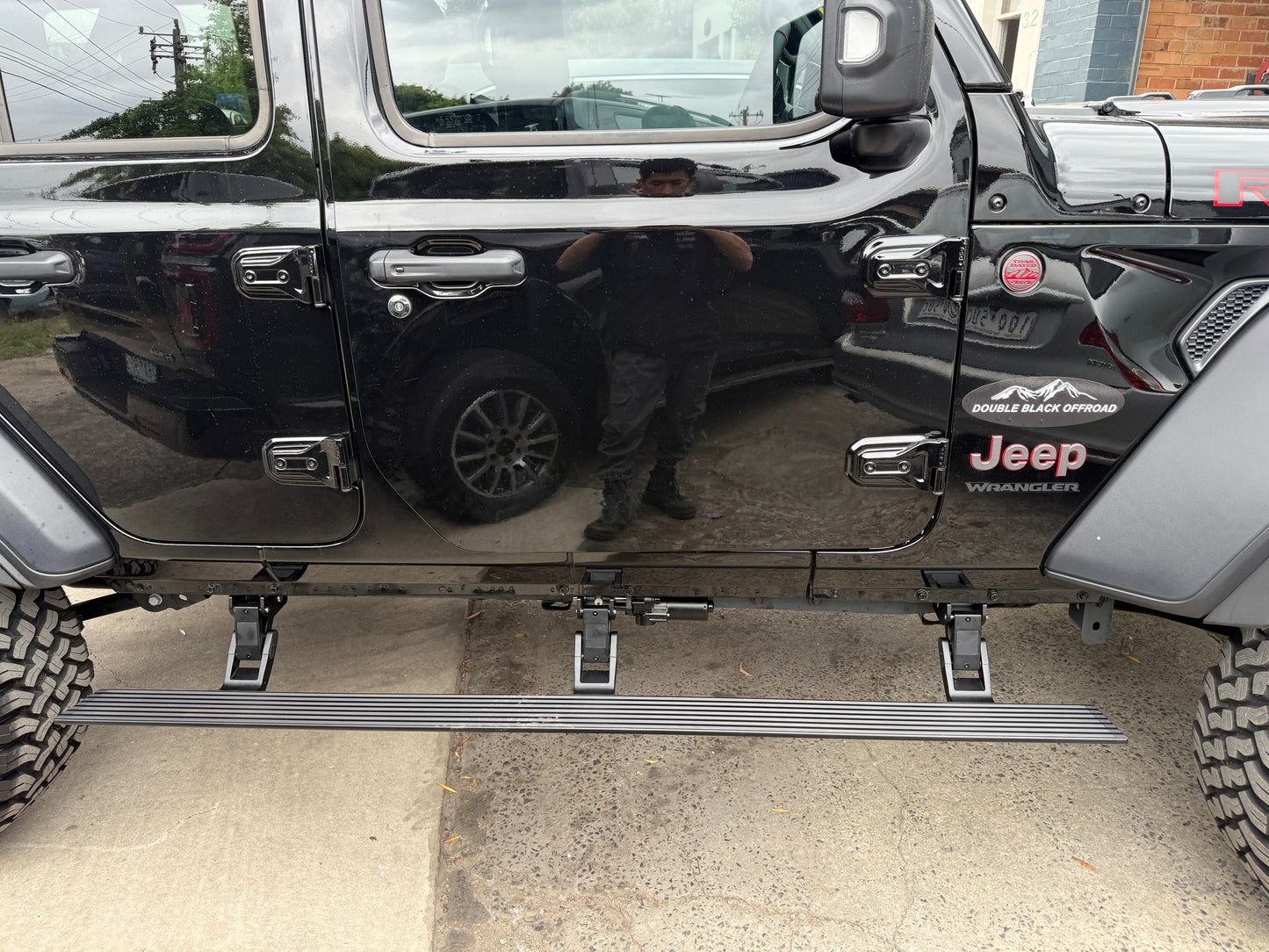 Jeep JL Wrangler Electric Side Step (4 doors)