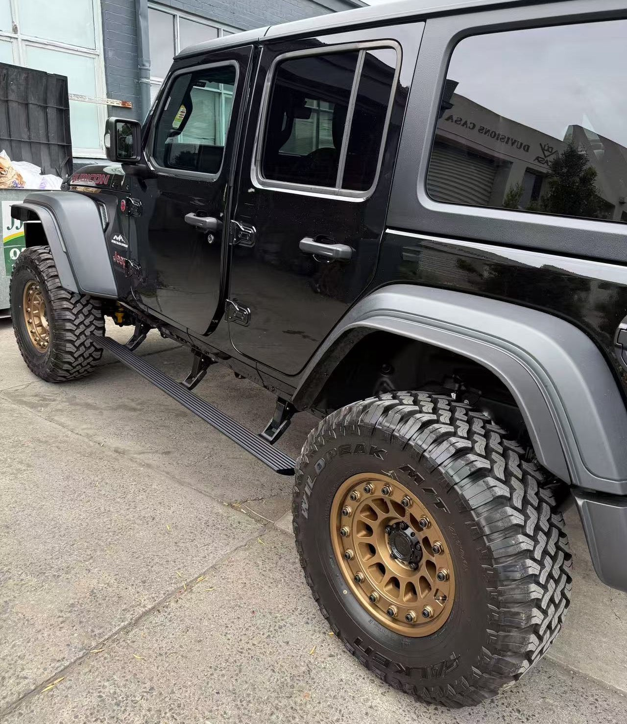 Jeep JL Wrangler Electric Side Step (4 doors)