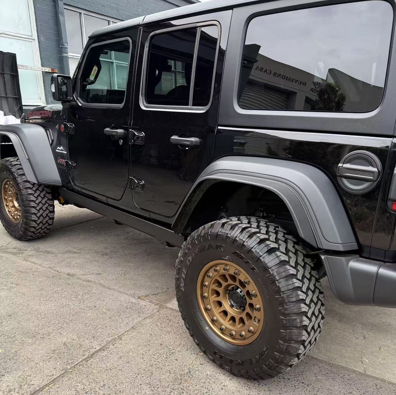 Jeep JL Wrangler Electric Side Step (4 doors)