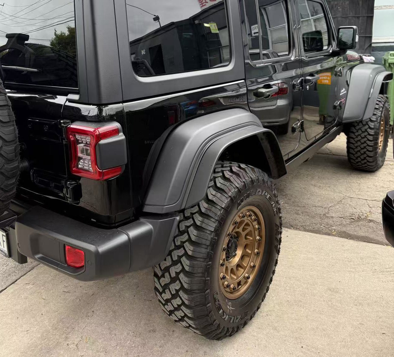 Jeep JL Wrangler Electric Side Step (4 doors)
