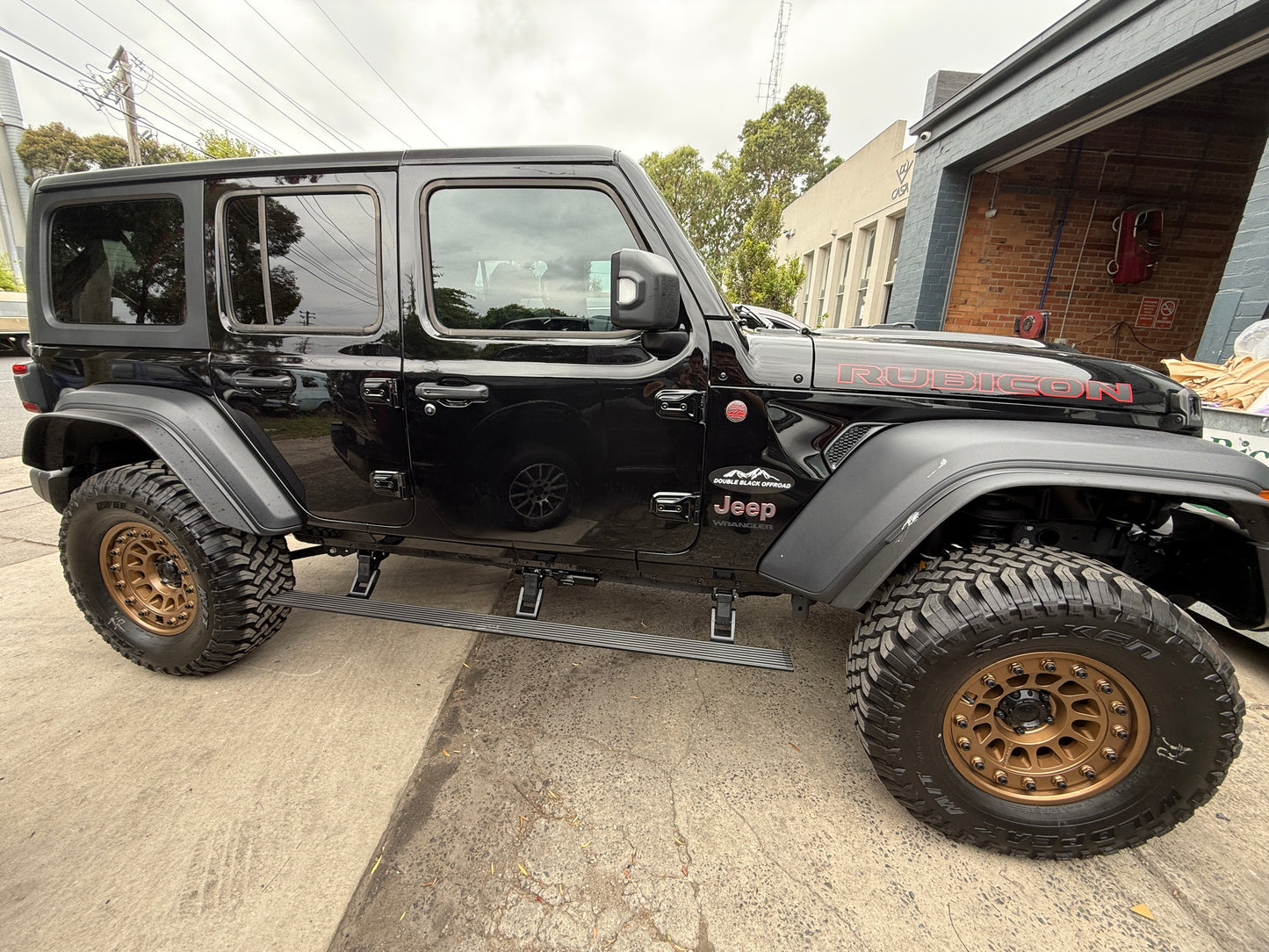 Jeep JL Wrangler Electric Side Step (4 doors)